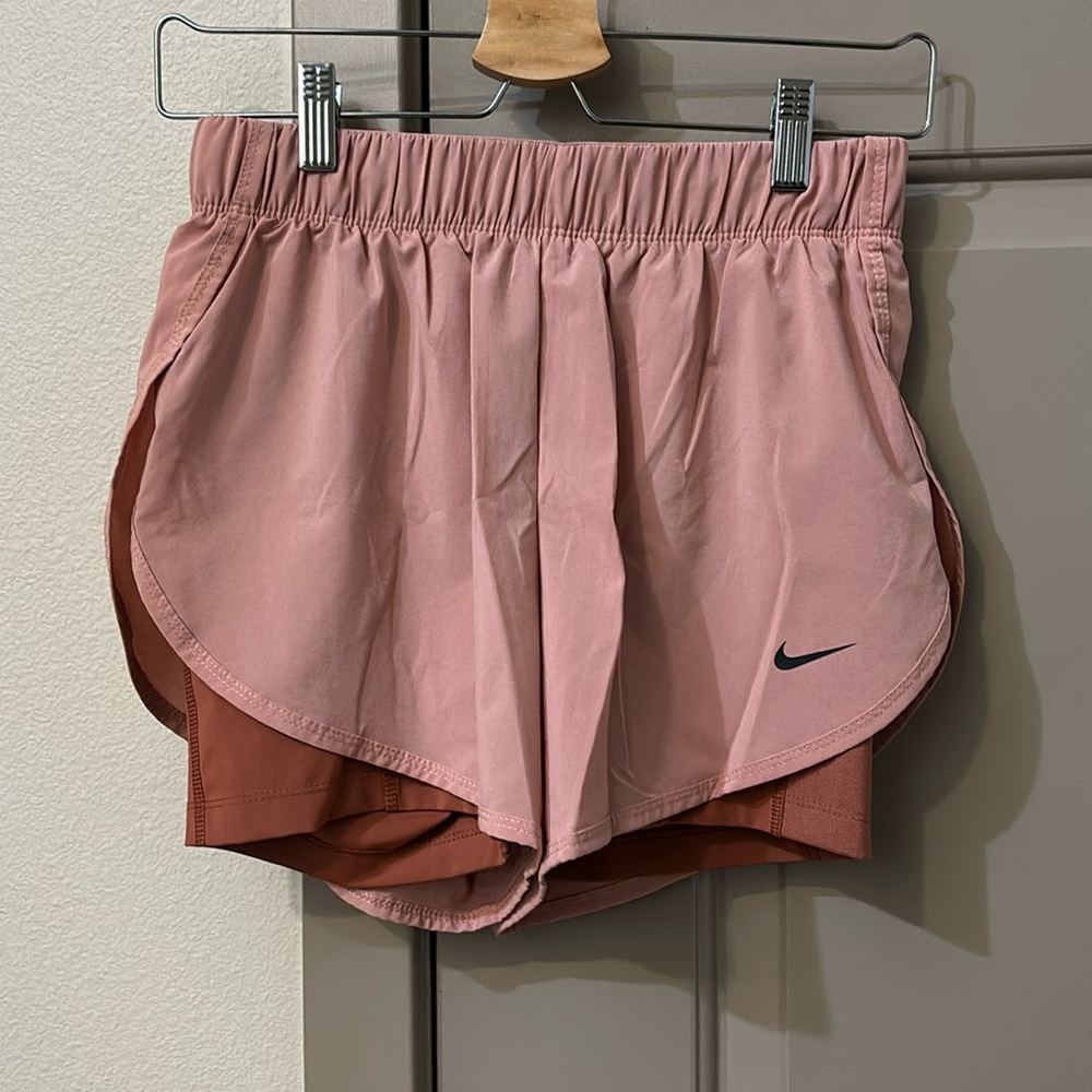 Nike dri-fit salmon pink lined shorts size small